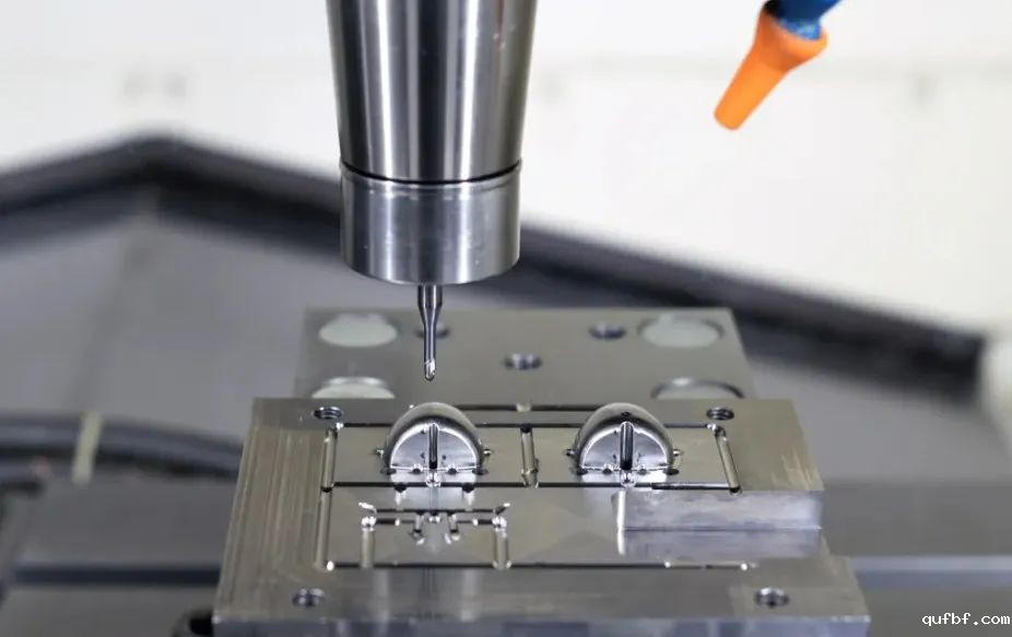 1个μm的模具是如何制造出来的？