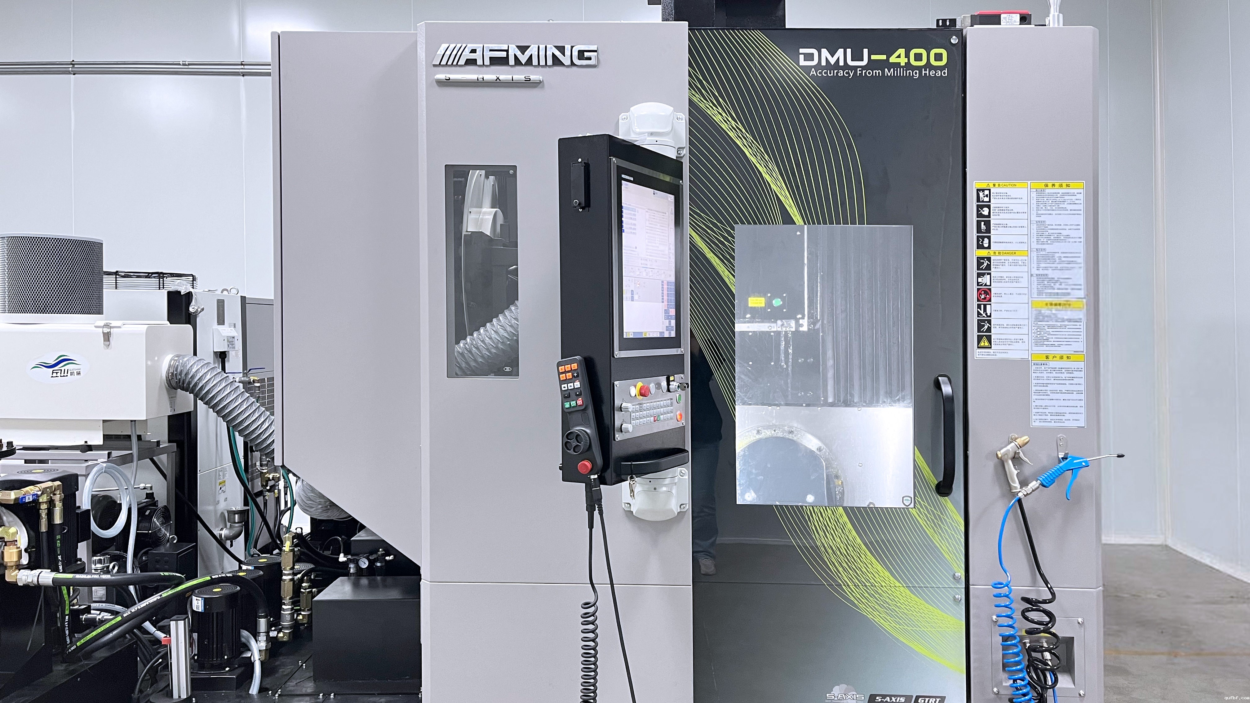 公司引进五轴加工中心，精密制造能力再升级